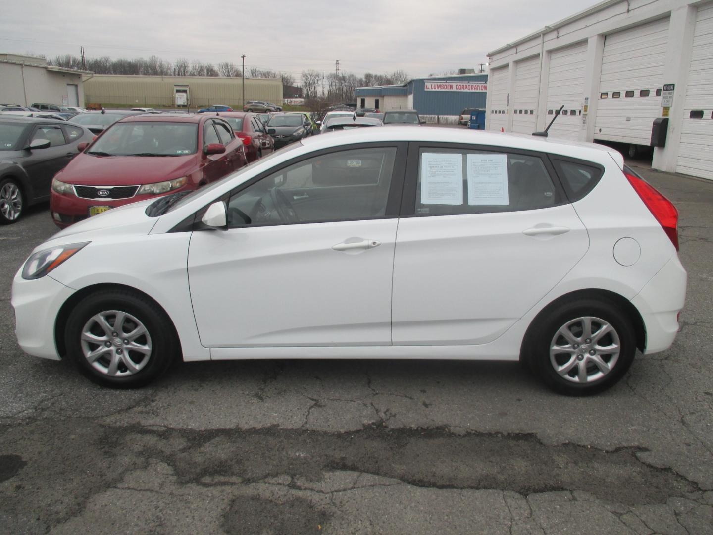 2012 WHITE Hyundai Accent GS 5-Door (KMHCT5AE1CU) with an 1.6L L4 DOHC 16V engine, located at 1254 Manheim Pike, Lancaster, PA, 17601, (717) 393-9133, 40.062870, -76.323273 - Photo#7